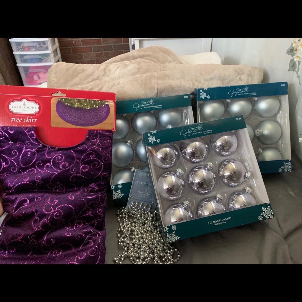 Jaclyn Smith Christmas Set